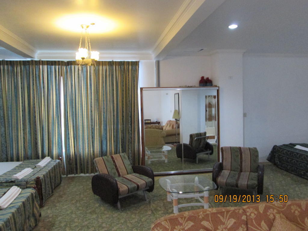 Summer Place Hotel Baguio City Room photo